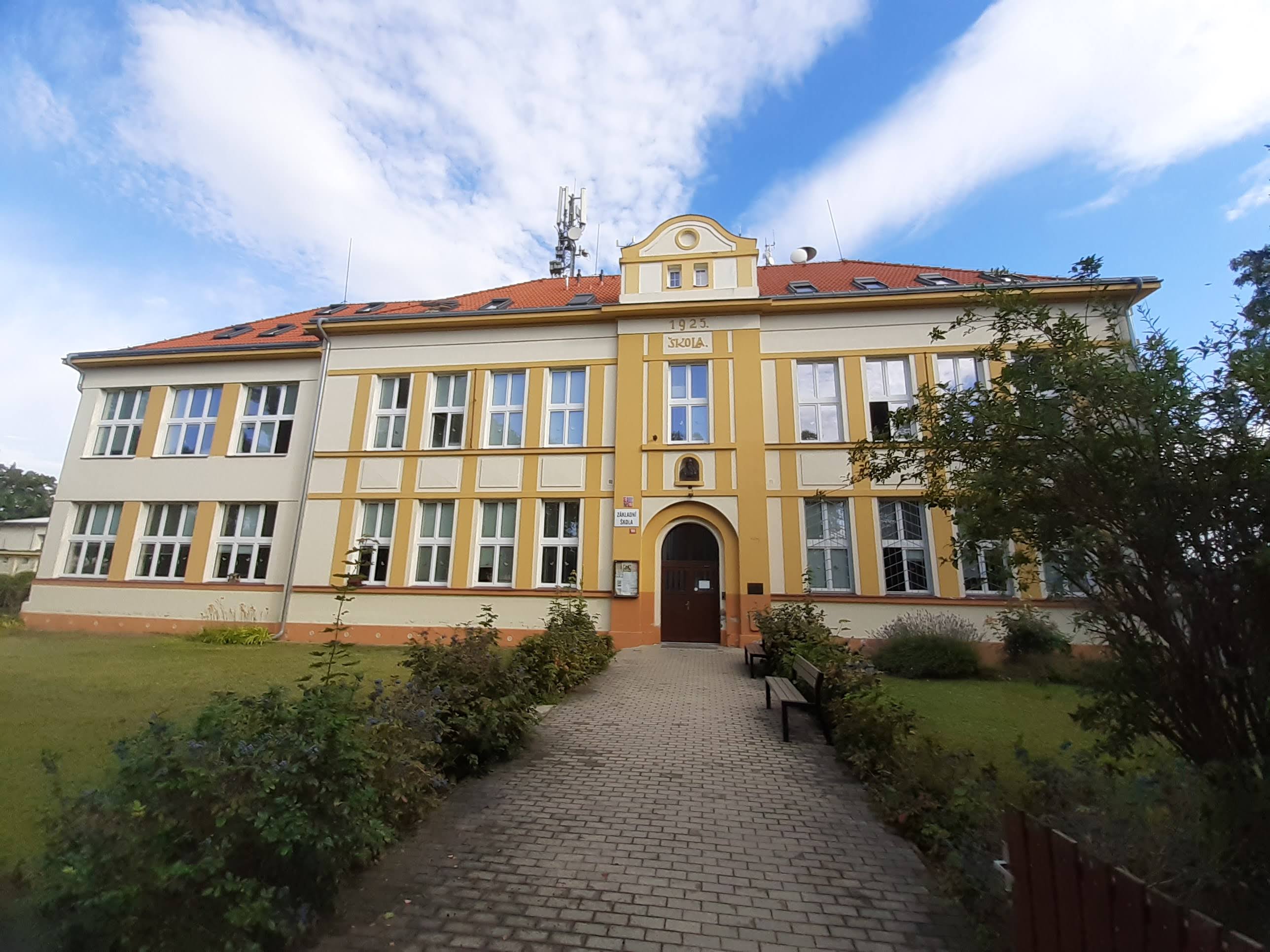 Vítejte na stránkách školy